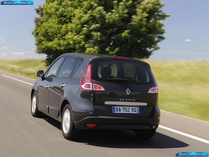 2010 Renault Scenic - фотография 24 из 57 2010 Renault Scenic - фотография 24 из 57