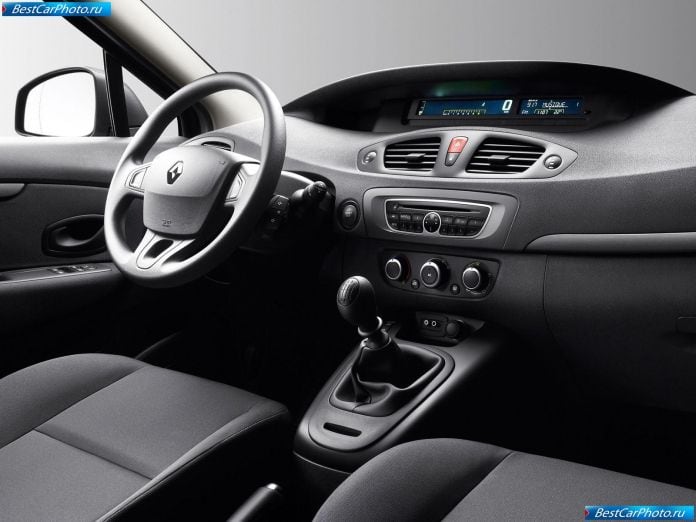 2010 Renault Scenic - фотография 29 из 57 2010 Renault Scenic - фотография 29 из 57