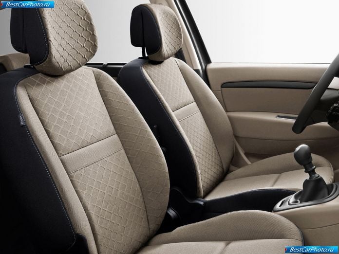 2010 Renault Scenic - фотография 31 из 57