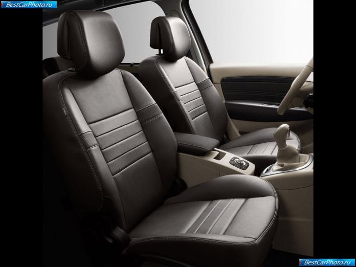 2010 Renault Scenic - фотография 45 из 57