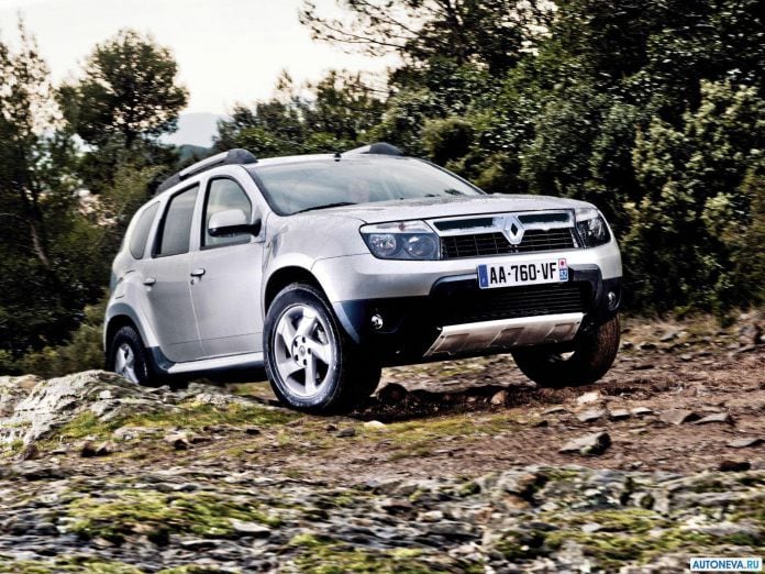 2010 Renault Duster SUV 5door - фотография 8 из 17