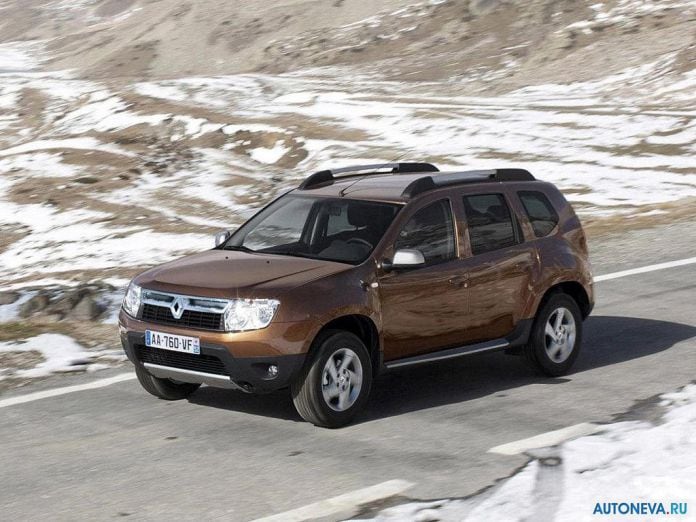 2010 Renault Duster SUV 5door - фотография 9 из 17
