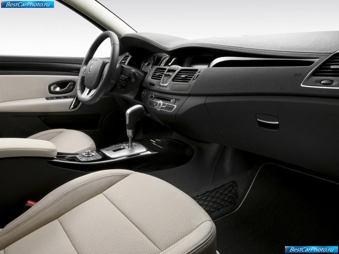 2011 Renault Laguna - фотография 11 из 21 2011 Renault Laguna - фотография 11 из 21