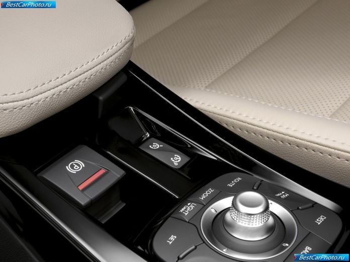 2011 Renault Laguna - фотография 18 из 21 2011 Renault Laguna - фотография 18 из 21