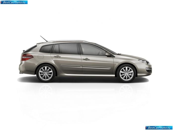 2011 Renault Laguna Estate - фотография 13 из 19