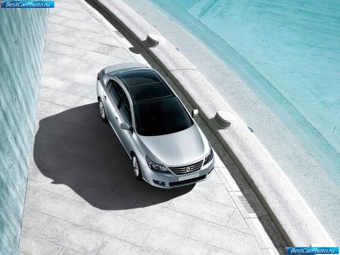 2011 Renault Latitude - фотография 6 из 47