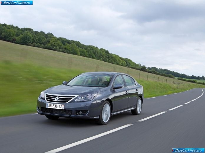 2011 Renault Latitude - фотография 8 из 47