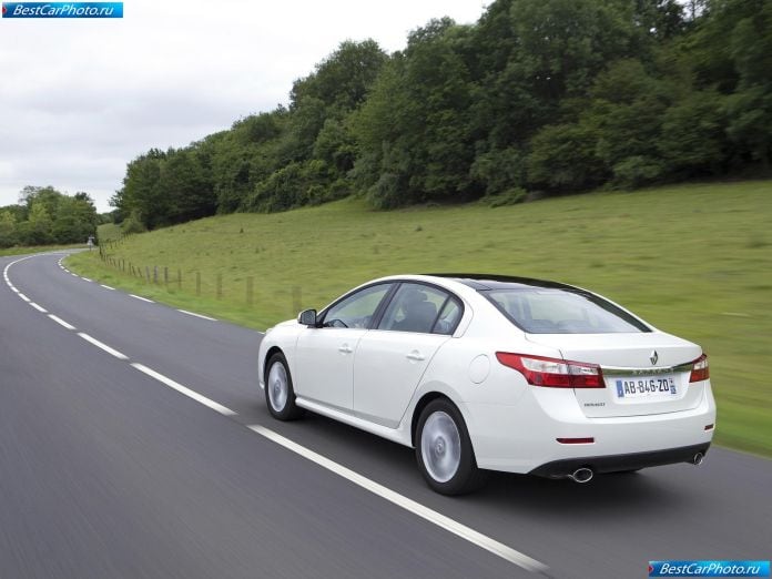 2011 Renault Latitude - фотография 17 из 47 2011 Renault Latitude - фотография 17 из 47