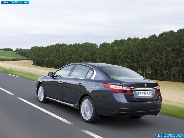2011 Renault Latitude - фотография 18 из 47 2011 Renault Latitude - фотография 18 из 47