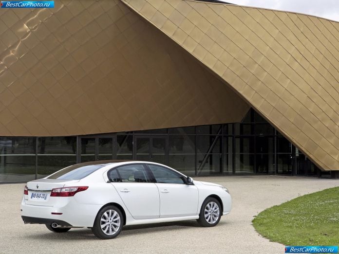 2011 Renault Latitude - фотография 20 из 47 2011 Renault Latitude - фотография 20 из 47