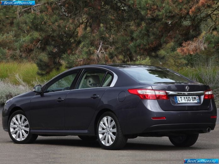 2011 Renault Latitude - фотография 21 из 47 2011 Renault Latitude - фотография 21 из 47