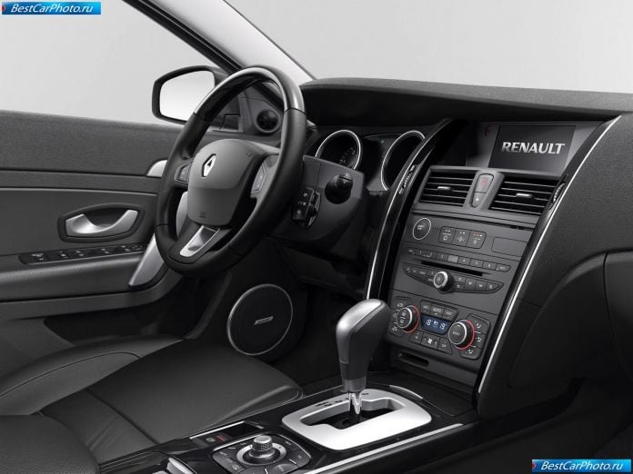 2011 Renault Latitude - фотография 31 из 47 2011 Renault Latitude - фотография 31 из 47