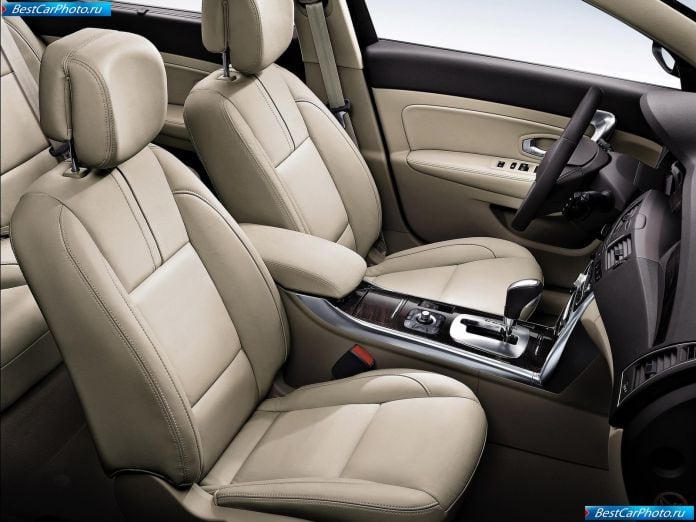 2011 Renault Latitude - фотография 34 из 47 2011 Renault Latitude - фотография 34 из 47