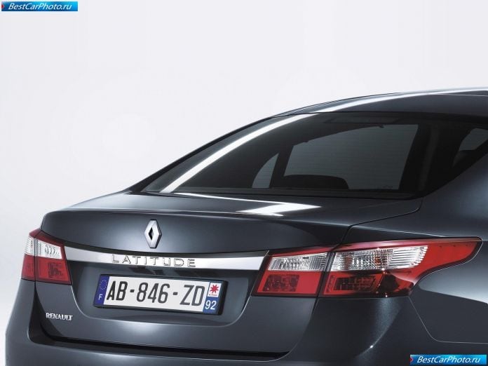 2011 Renault Latitude - фотография 43 из 47