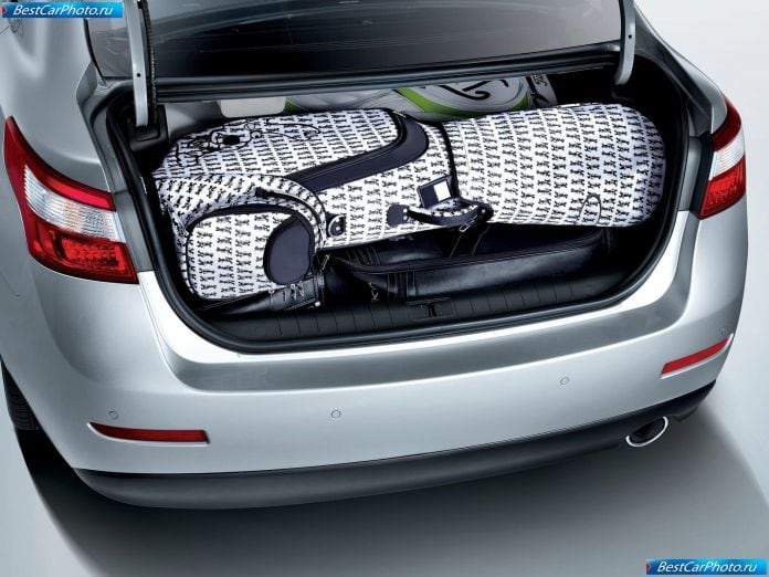 2011 Renault Latitude - фотография 45 из 47