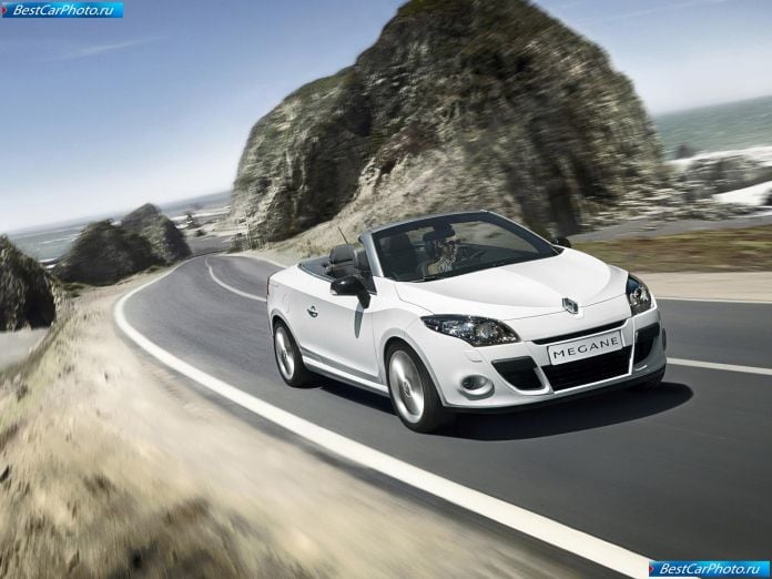 2011 Renault Megane Coupe-cabriolet - фотография 1 из 88