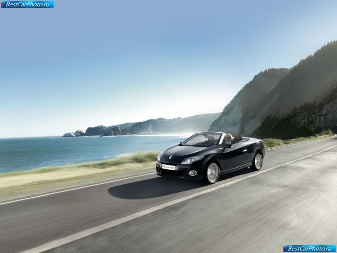 2011 Renault Megane Coupe-cabriolet - фотография 2 из 88 2011 Renault Megane Coupe-cabriolet - фотография 2 из 88