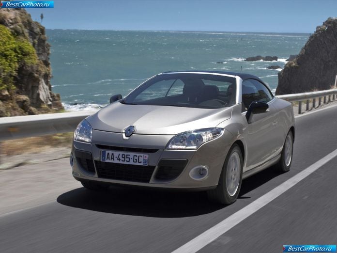 2011 Renault Megane Coupe-cabriolet - фотография 12 из 88