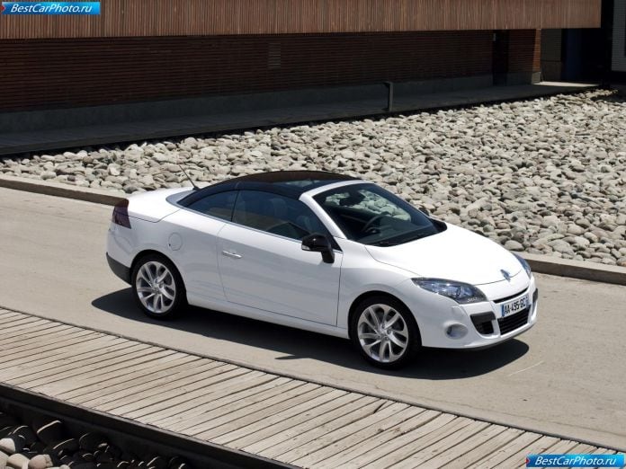 2011 Renault Megane Coupe-cabriolet - фотография 30 из 88