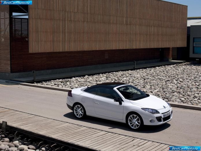 2011 Renault Megane Coupe-cabriolet - фотография 31 из 88