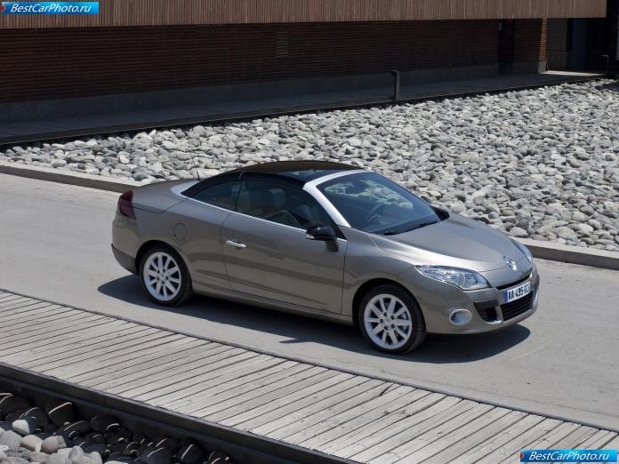 2011 Renault Megane Coupe-cabriolet - фотография 34 из 88
