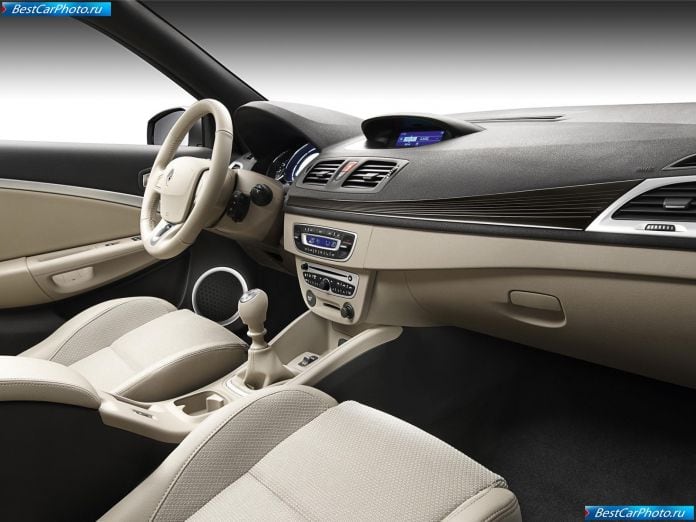 2011 Renault Megane Coupe-cabriolet - фотография 74 из 88