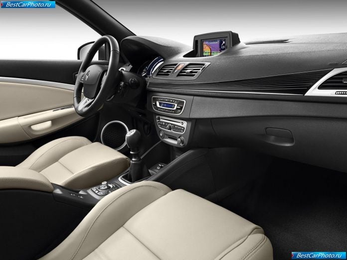 2011 Renault Megane Coupe-cabriolet - фотография 77 из 88