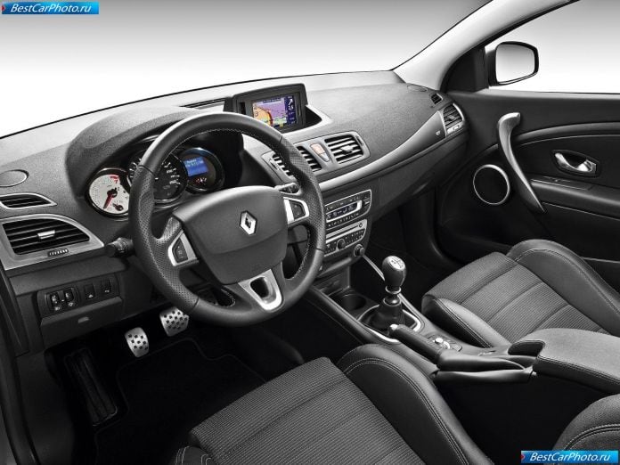 2011 Renault Megane Coupe Gt - фотография 13 из 17