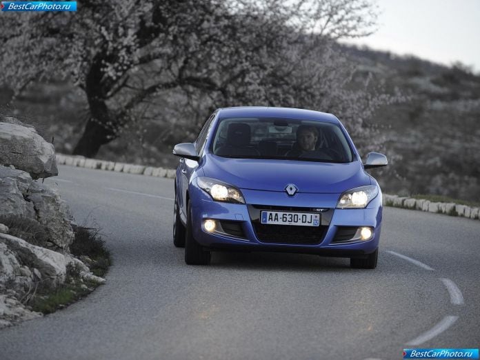 2011 Renault Megane Gt - фотография 11 из 16 2011 Renault Megane Gt - фотография 11 из 16