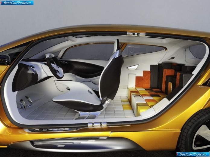 2011 Renault R-space Concept - фотография 21 из 36