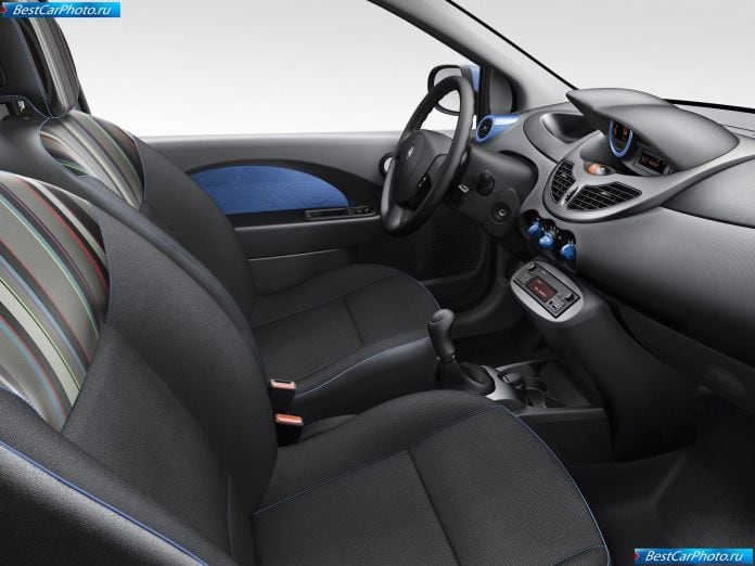 2012 Renault Twingo - фотография 15 из 20 2012 Renault Twingo - фотография 15 из 20