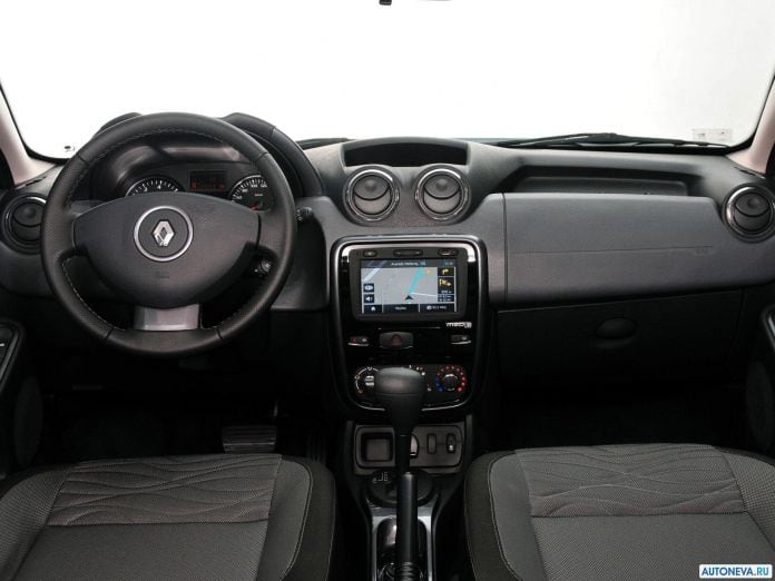 2012 Renault Duster SUV 5door - фотография 11 из 12