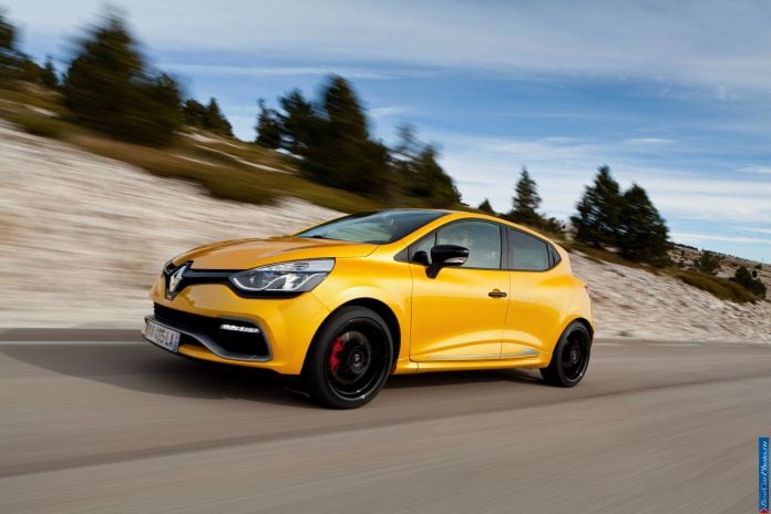 2013 Renault Clio RS 200 - фотография 20 из 49 2013 Renault Clio RS 200 - фотография 20 из 49
