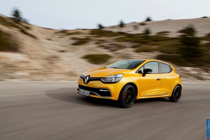 2013 Renault Clio RS 200 - фотография 22 из 49 2013 Renault Clio RS 200 - фотография 22 из 49