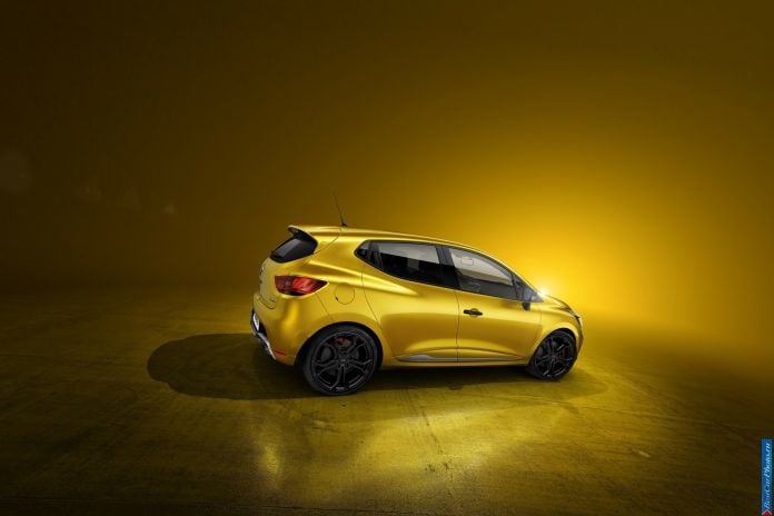 2013 Renault Clio RS 200 - фотография 25 из 49 2013 Renault Clio RS 200 - фотография 25 из 49