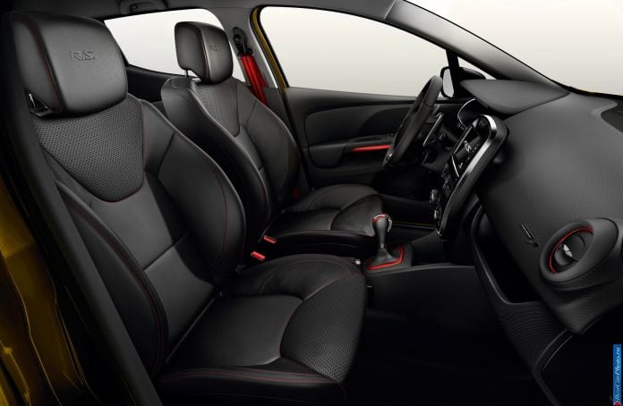 2013 Renault Clio RS 200 - фотография 27 из 49 2013 Renault Clio RS 200 - фотография 27 из 49