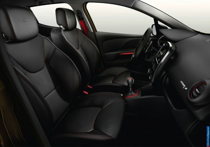 2013 Renault Clio RS 200 - фотография 28 из 49 2013 Renault Clio RS 200 - фотография 28 из 49