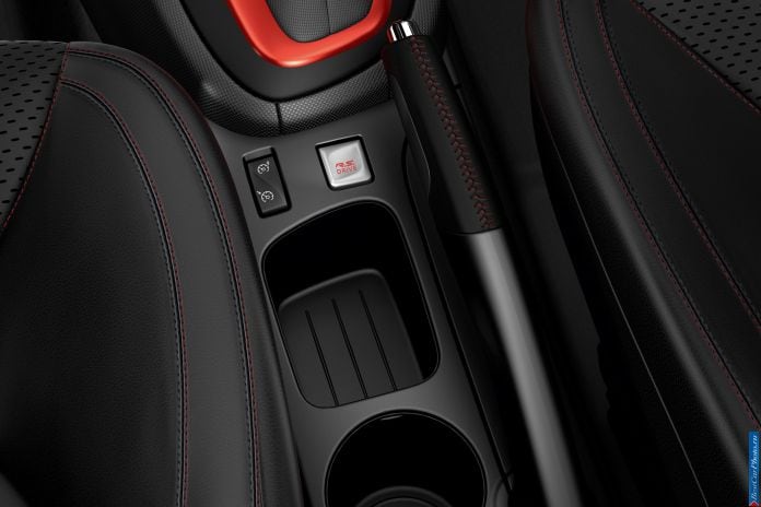 2013 Renault Clio RS 200 - фотография 32 из 49 2013 Renault Clio RS 200 - фотография 32 из 49