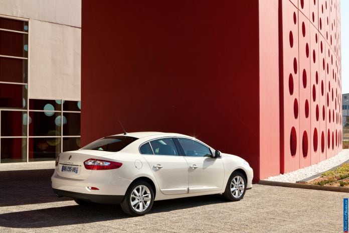 2013 Renault Fluence - фотография 2 из 9 2013 Renault Fluence - фотография 2 из 9