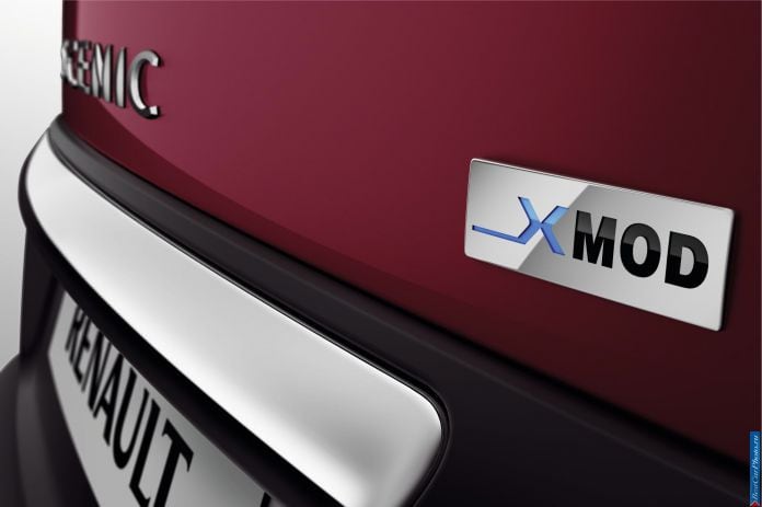 2013 Renault Scenic Xmod - фотография 11 из 15
