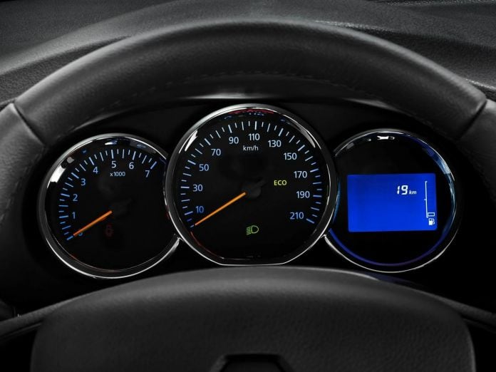 2014 Renault Logan - фотография 19 из 22