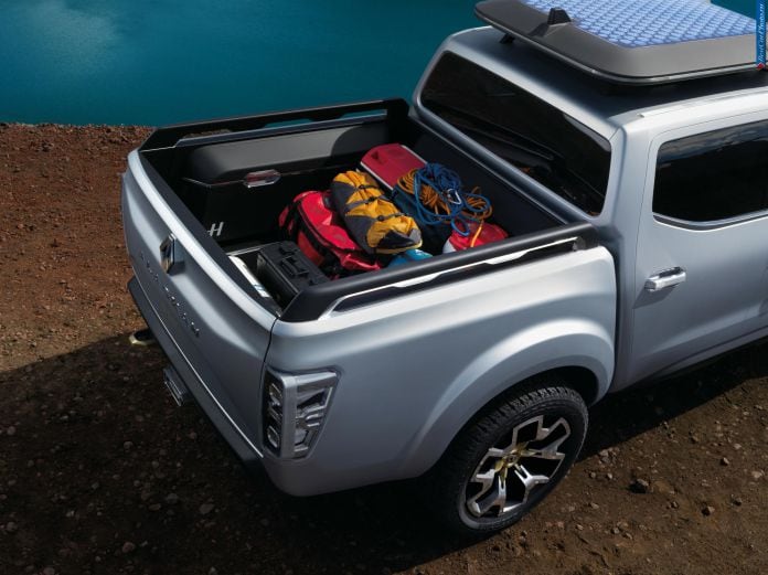 2015 Renault Alaskan Concept - фотография 19 из 27 2015 Renault Alaskan Concept - фотография 19 из 27