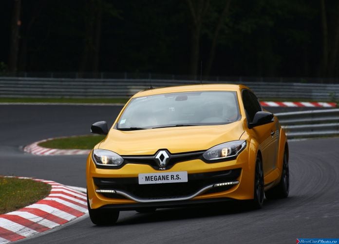 2015 Renault Megane RS 275 Trophy - фотография 9 из 32