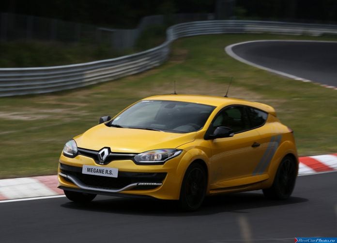 2015 Renault Megane RS 275 Trophy - фотография 10 из 32