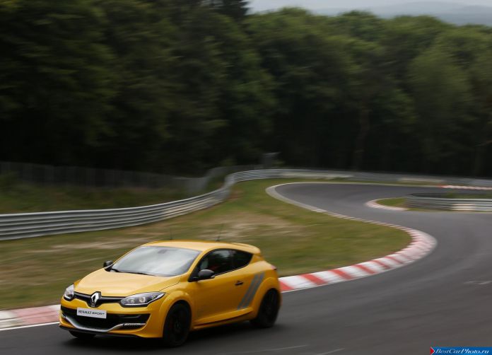 2015 Renault Megane RS 275 Trophy - фотография 11 из 32