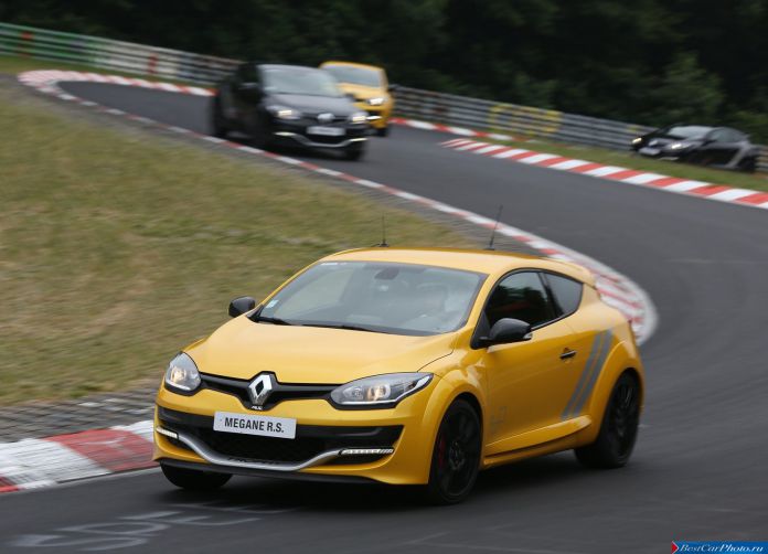 2015 Renault Megane RS 275 Trophy - фотография 12 из 32