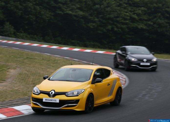 2015 Renault Megane RS 275 Trophy - фотография 13 из 32