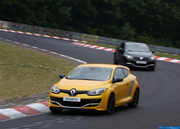 2015 Renault Megane RS 275 Trophy - фотография 14 из 32