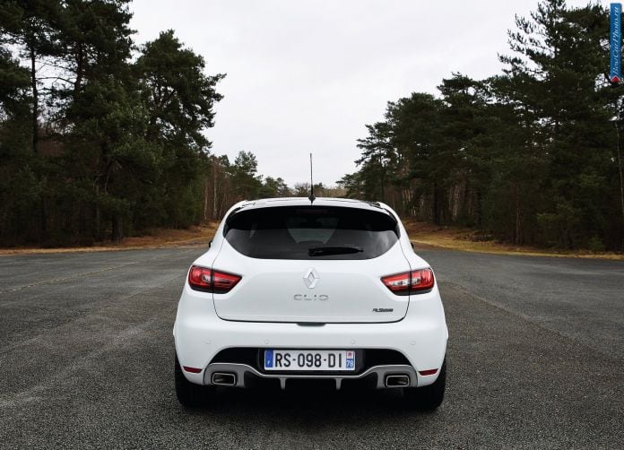 2016 Renault Clio RS 220 Trophy EDC - фотография 9 из 14 2016 Renault Clio RS 220 Trophy EDC - фотография 9 из 14