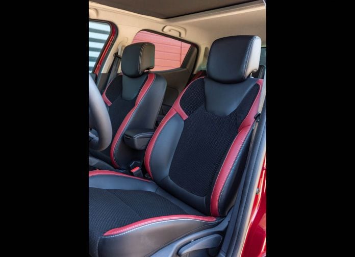 2017 Renault Clio - фотография 70 из 76 2017 Renault Clio - фотография 70 из 76